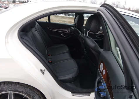 2019 Mercedes-Benz E 300 4Matic z USA, uszkodzony, nr VIN WDDZF4KB6KA519794